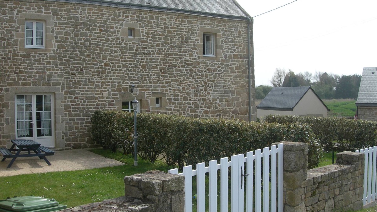 Erdeven Apartment | Cottage in house 1.5 km from the sea ERDEVEN