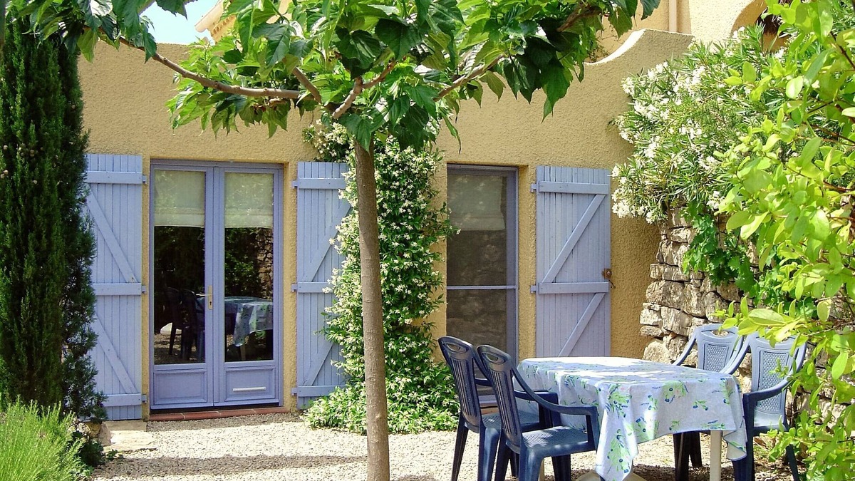 Lodeve House | Cottage in Mediterranean park, superb view over the valley, near Lac du Salagou