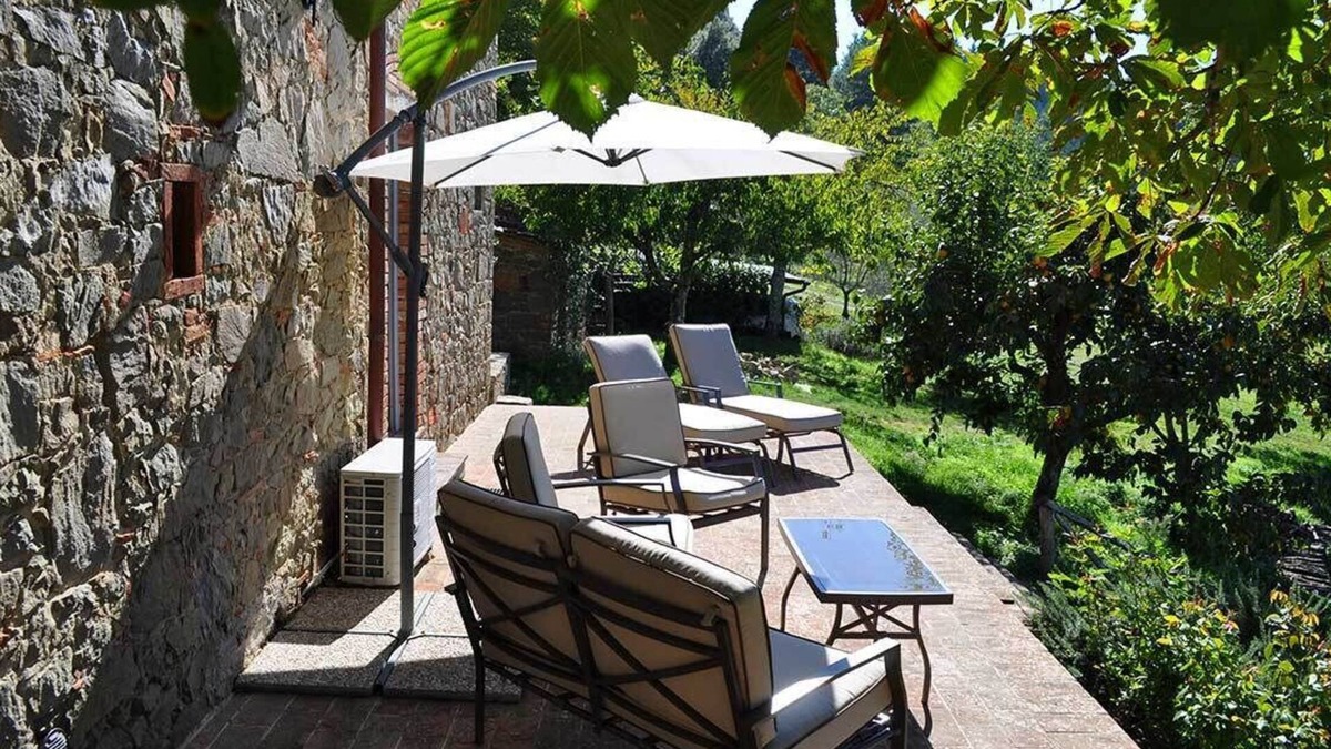 Moncioni Cottage | Cottage in Moncione near Florence, Siena & Arezzo, walk to restaurant