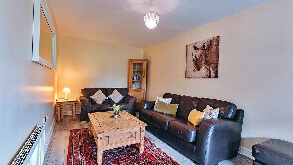 Eaton Mascott Cottage | Cottage in Netley Hall with Scenic Trails
