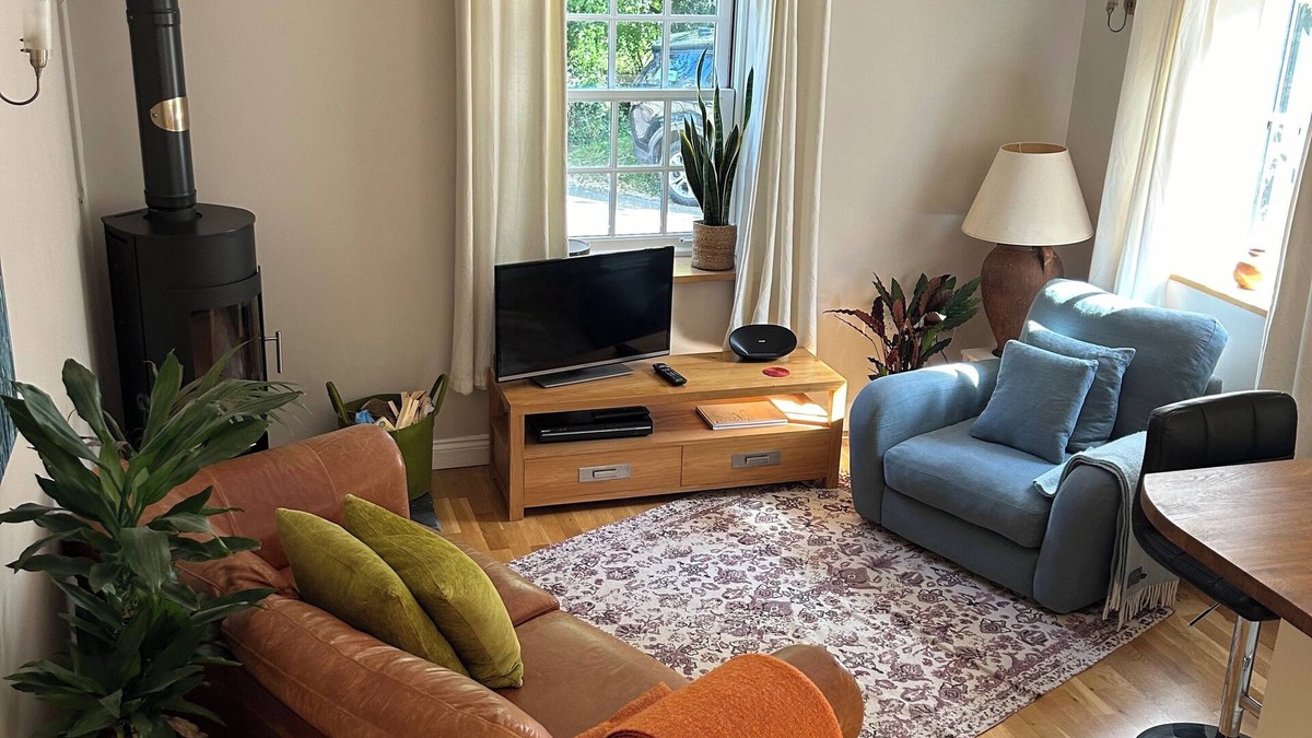 Shepton Mallet Cottage | Cottage In Prestleigh, Somerset, England