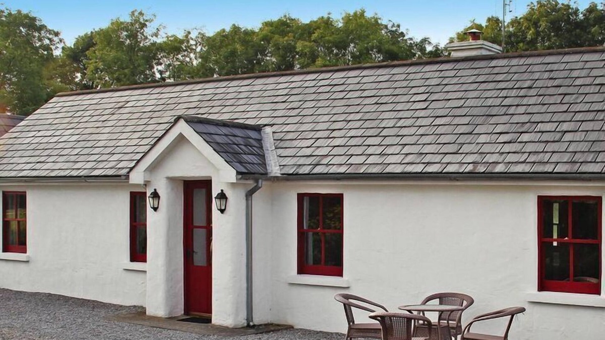 Terryglass Cottage | Cottage in TerryGlass with paid sauna