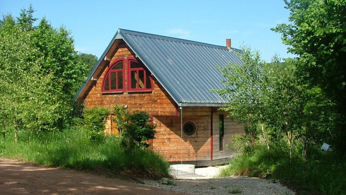 Alligny-en-Morvan Ski Chalet | COTTAGE IN THE TIGHT ALLIGNY Morvan