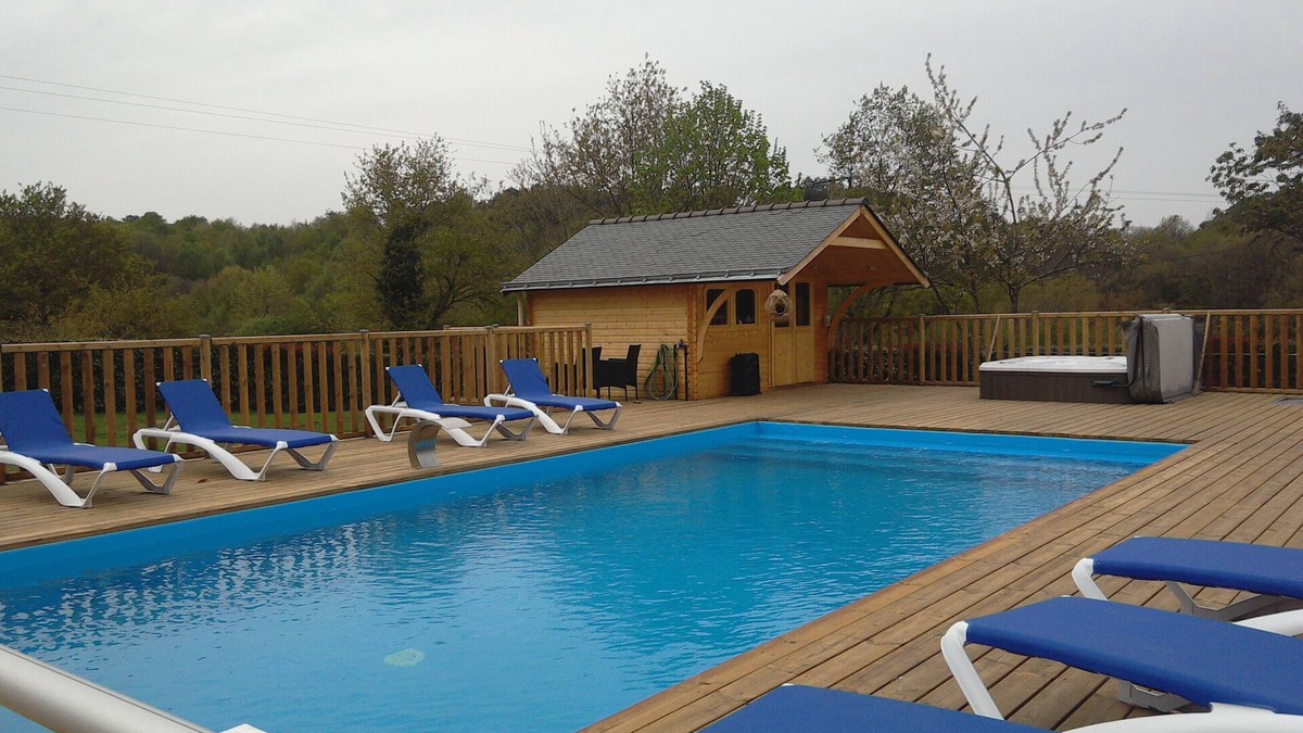Plumelin House | cottage in the countryside for 2 people with swimming pool jacuzzi and sauna