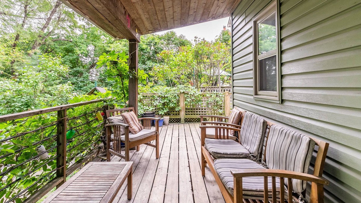 Cedarvale House | Cottage in the City