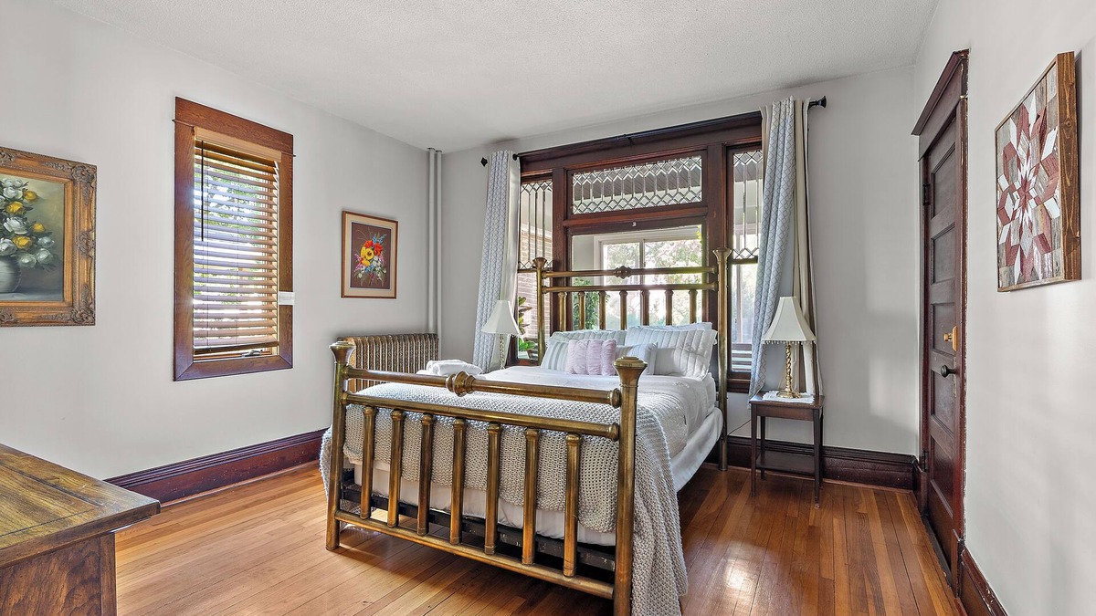 West Seventh House | Cottage in the City - Historic Charm, Modern Touch