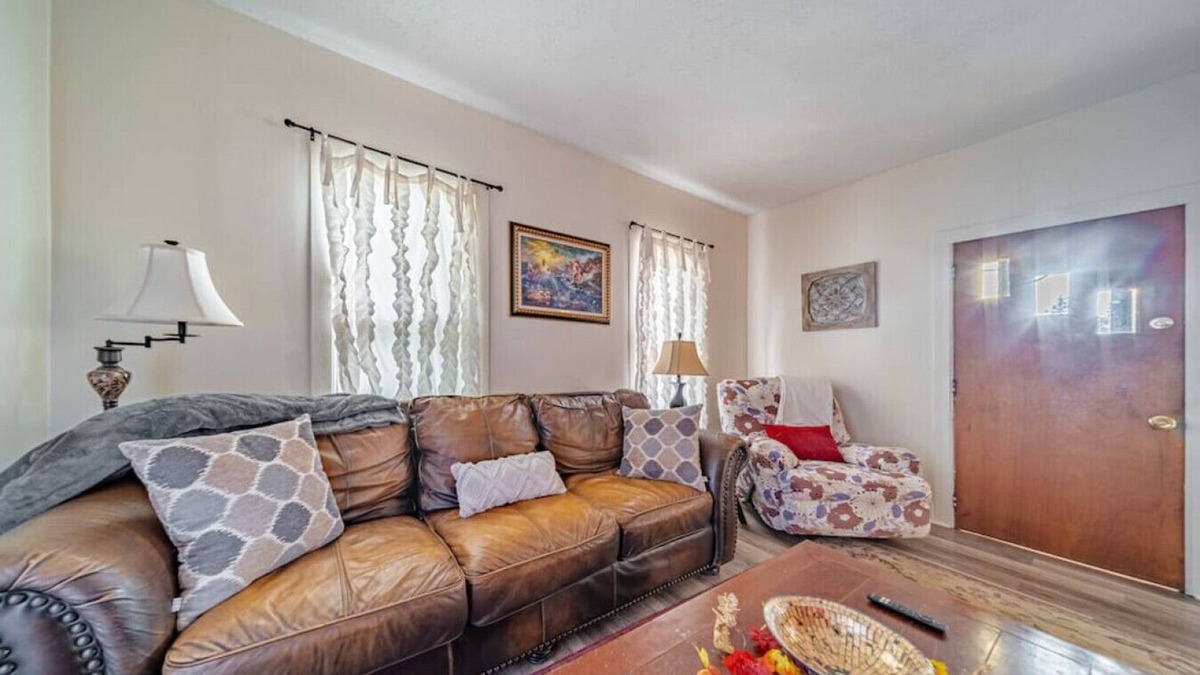 Cuyahoga Falls Cottage | cottage in the falls · Cottage in the Falls, 2 b, 2 bath, fireplace