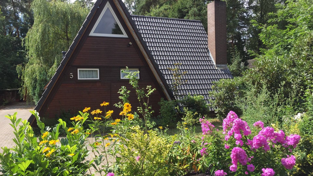 Ovelgoenne House | Cottage in the fairy forest at the edge of the Lüneburg Heath, Ovelgönne in Celle