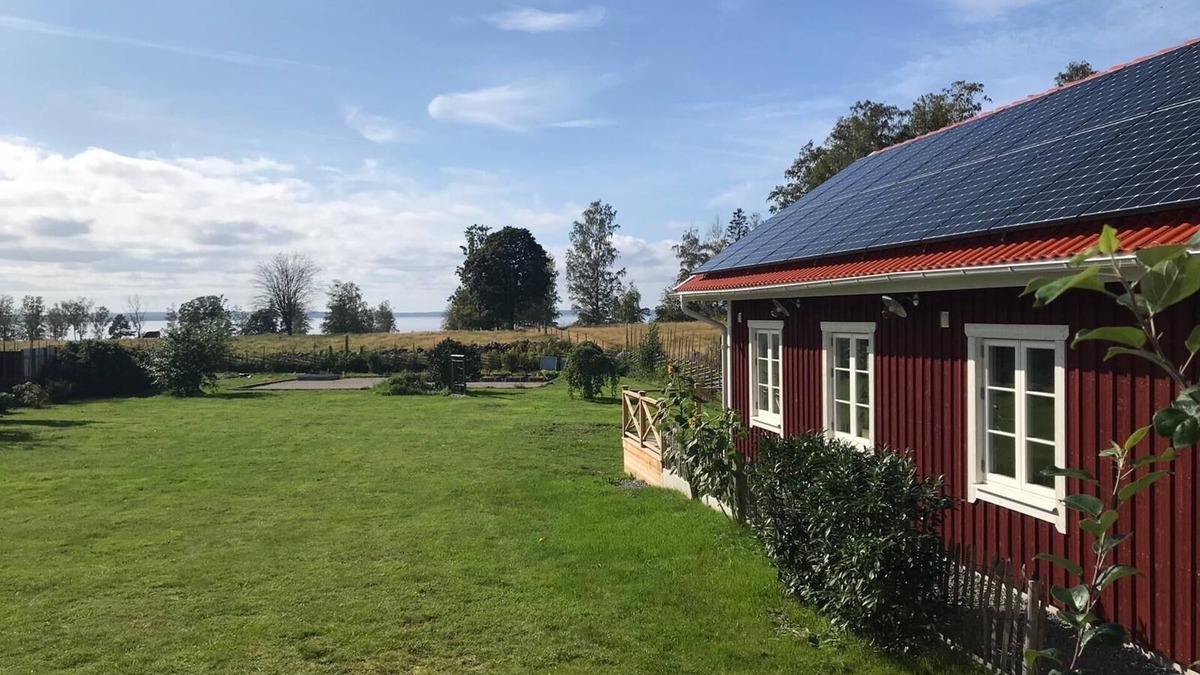 Tived House | Cottage in the heart of Tiveden with lake Unden view and Sauna