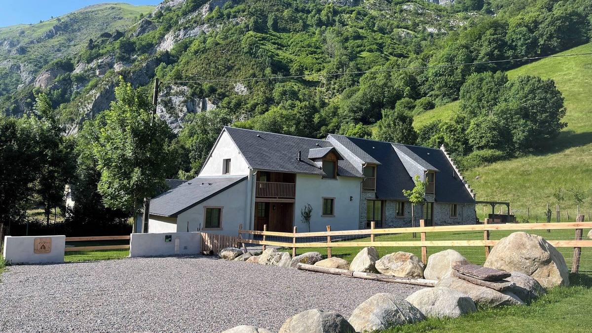 Sainte-Marie-de-Campan House | Cottage in the heart of the Pyrénées, Jacuzzi, hiking, cycling, skiing, and more