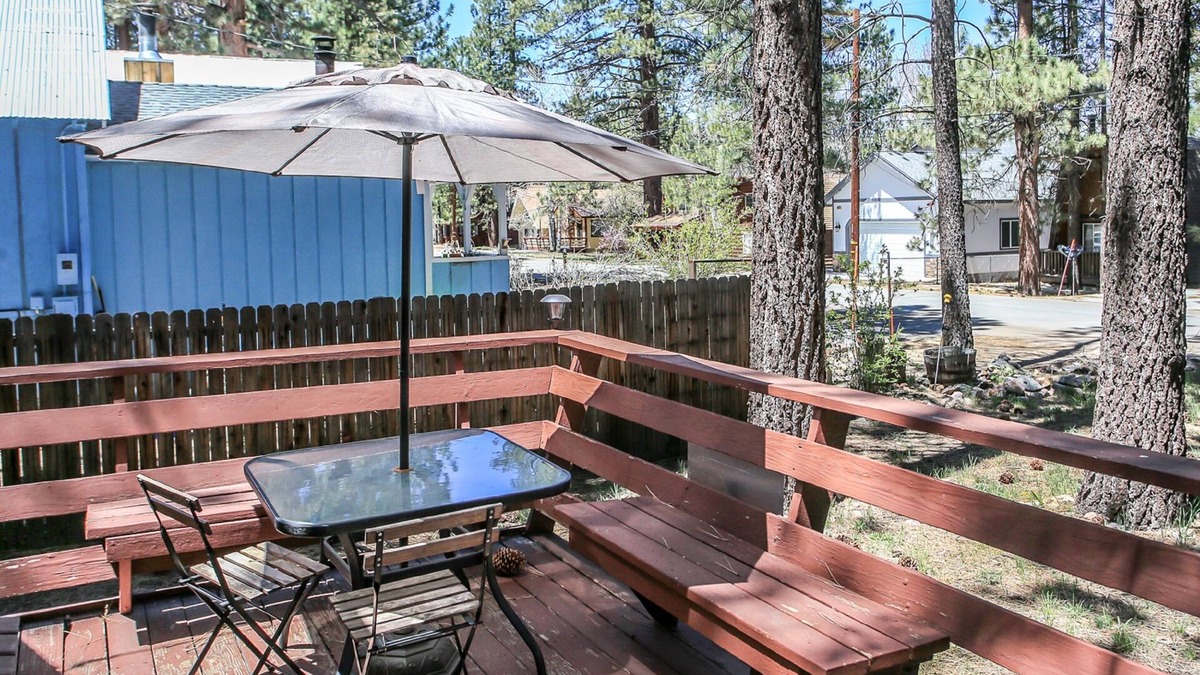 Summit Estates House | Cottage in the Pines - Close to Ski Slopes, Fireplace, Deck, Barbecue