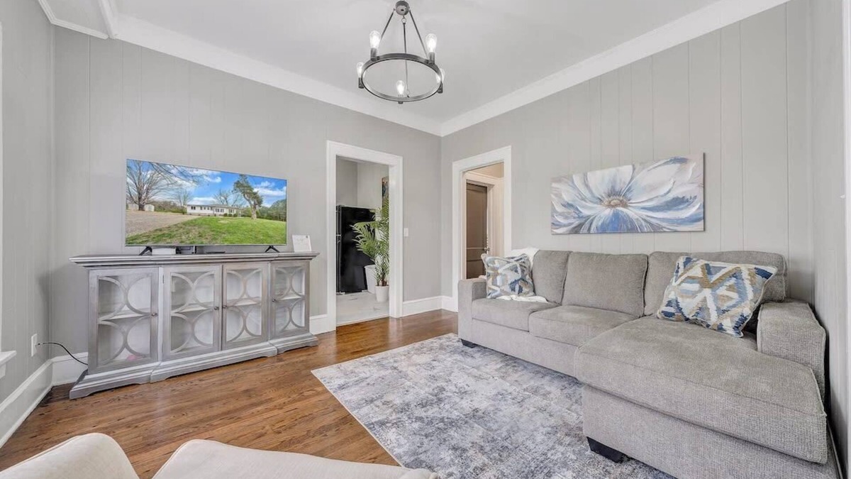 Rocky Mount House | Cottage in the Pines