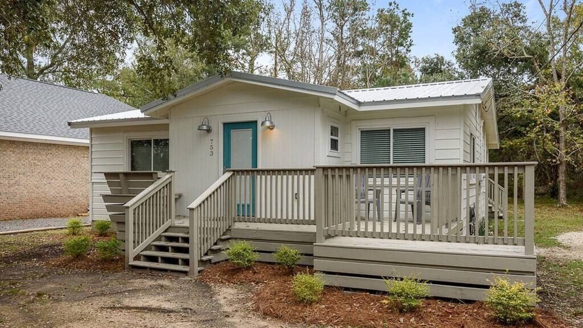 Dauphin Island House | Cottage in the Village