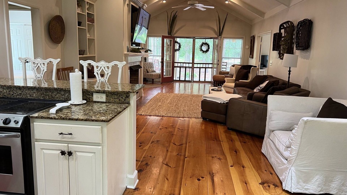 Adel Cottage | Cottage In The Woods, Lots Of Wildlife, Gated, And Paved, And Very Private,