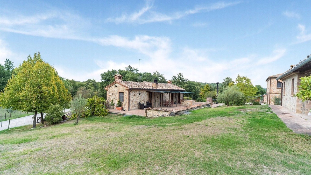 Fabro Cottage | Cottage in Umbria with Pool & Garden