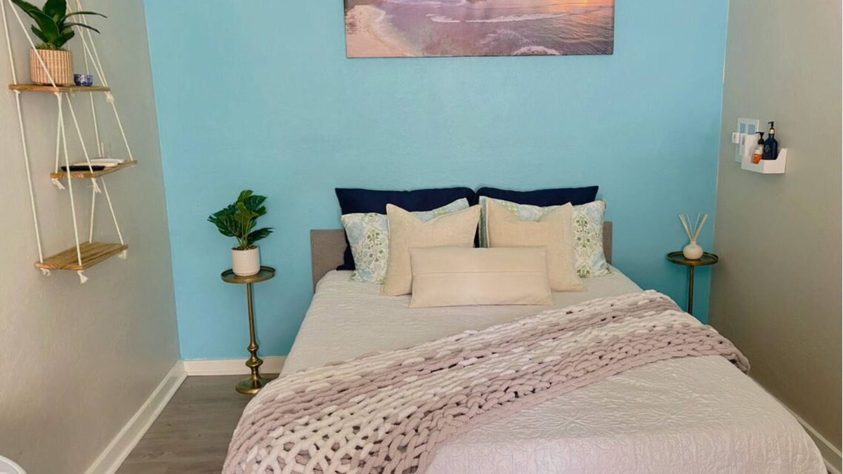 Parker Ridge House | Cottage in West Palm Beach with Wi-Fi, AC, workspace, completely private yard