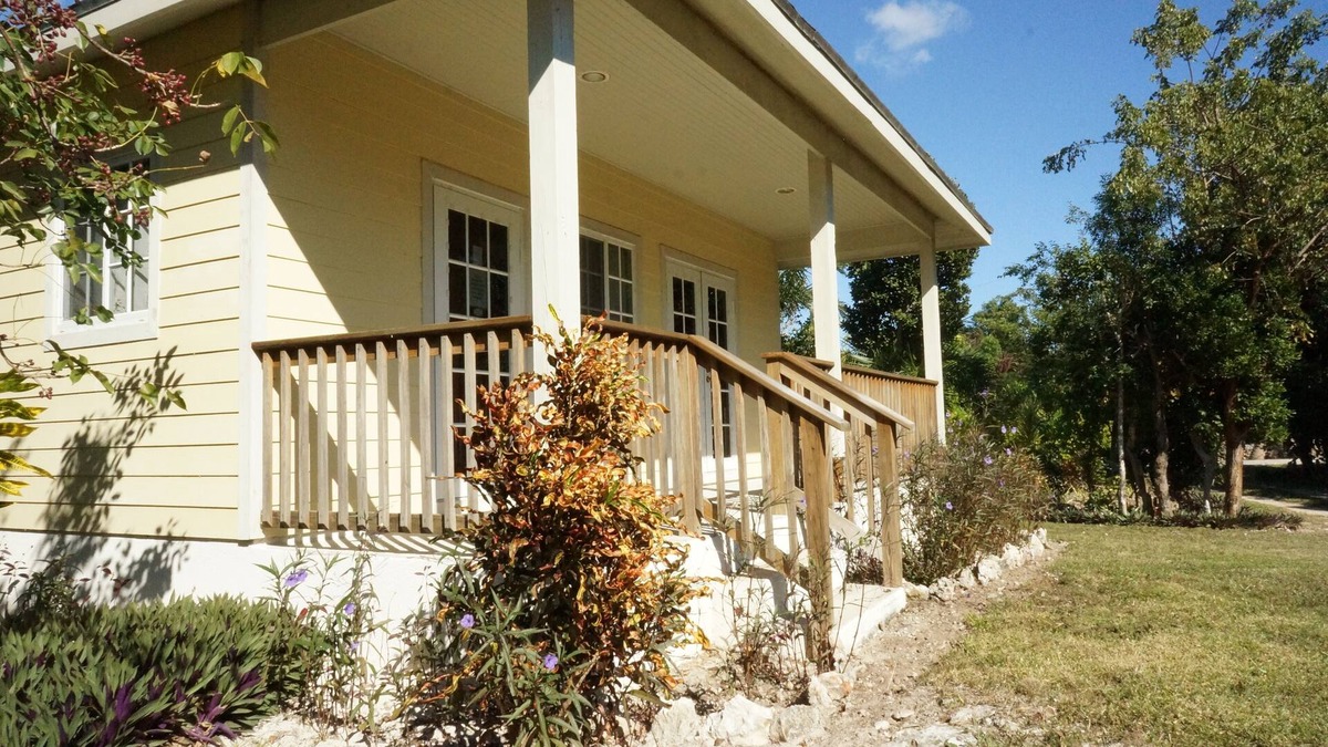 Greencastle House | Cottage - Island Seaside Suites