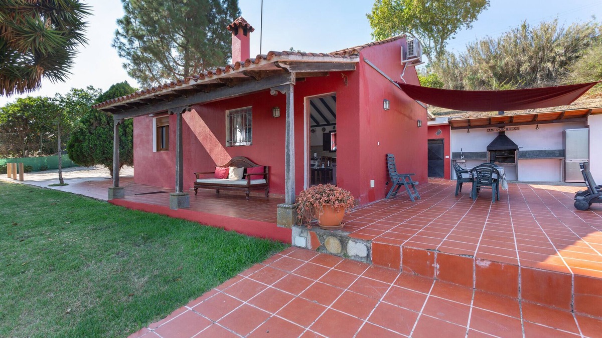 Teror House | Cottage “La Finca de Teror” with Terrace, Mountain Views & Garden