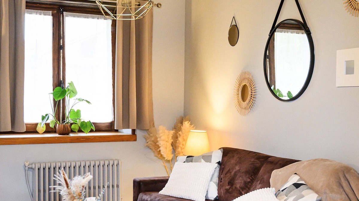 Chenou Cottage | Cottage 'Le Rosier' with Shared Garden and Wifi
