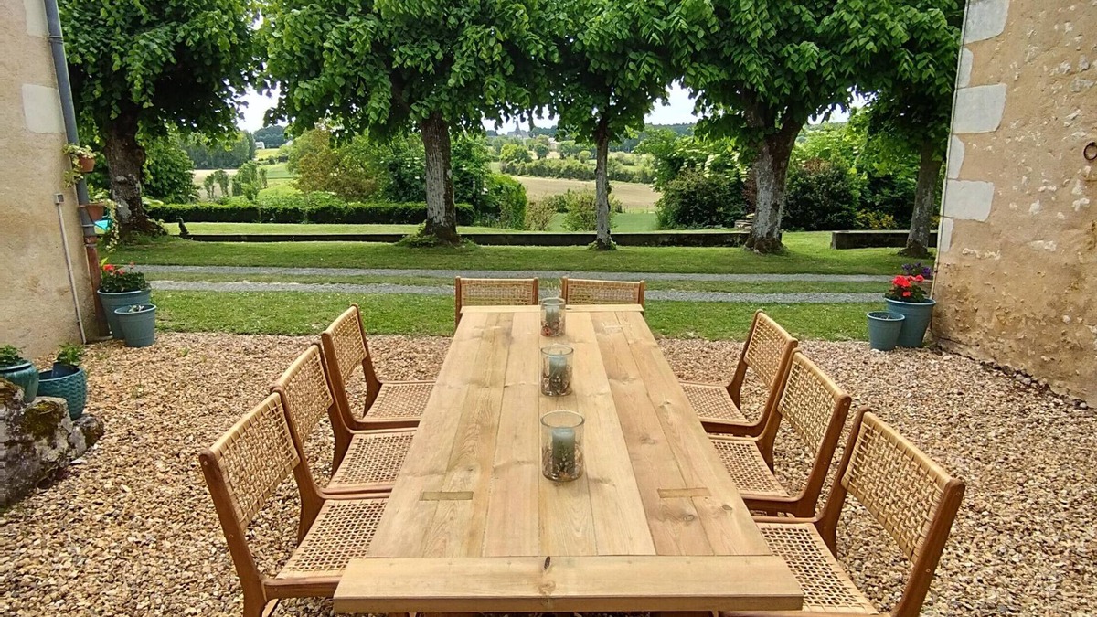 Sarce House | Cottage "Les Guittieres Gites" with Shared Terrace, Shared Garden & Wi-Fi