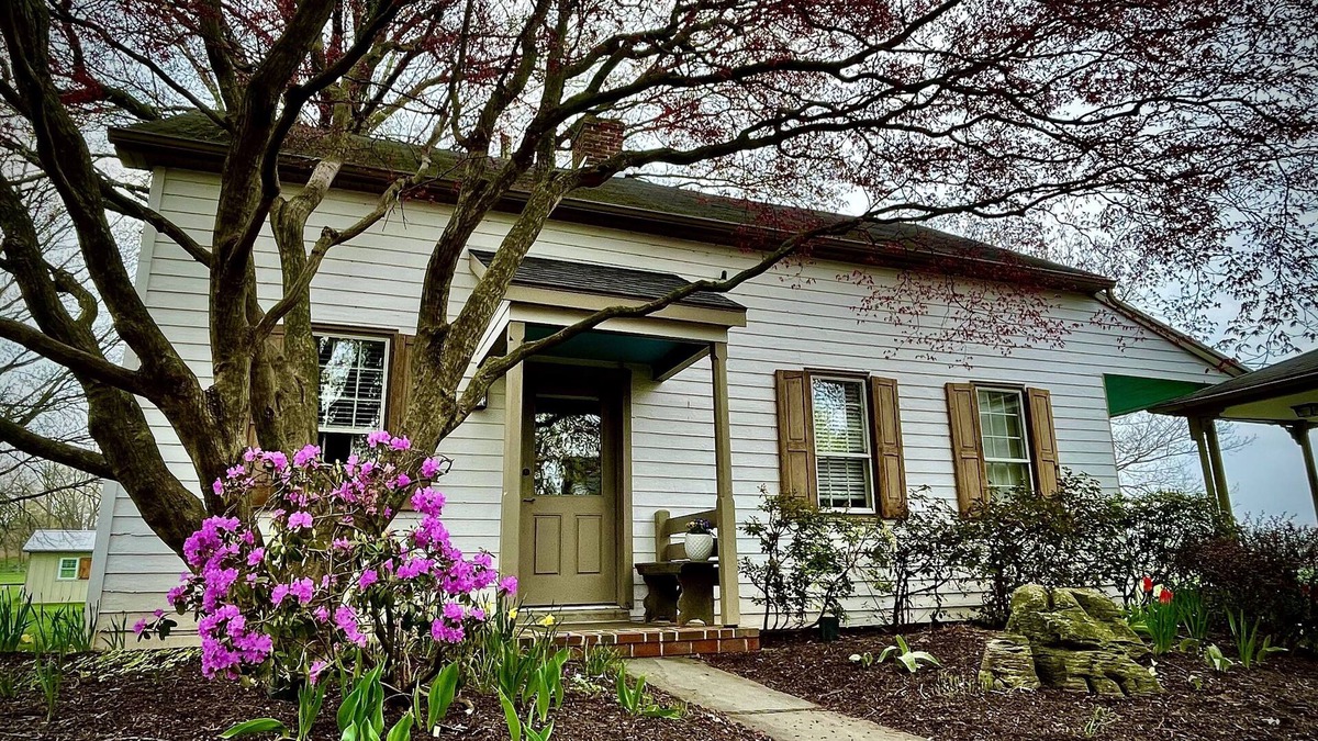 Elizabethtown Cottage | Cottage Living on Peaceful Lancaster Co. Farm