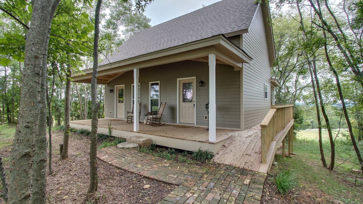 Dixon Springs Cottage | Cottage located on 200+ acre farm
