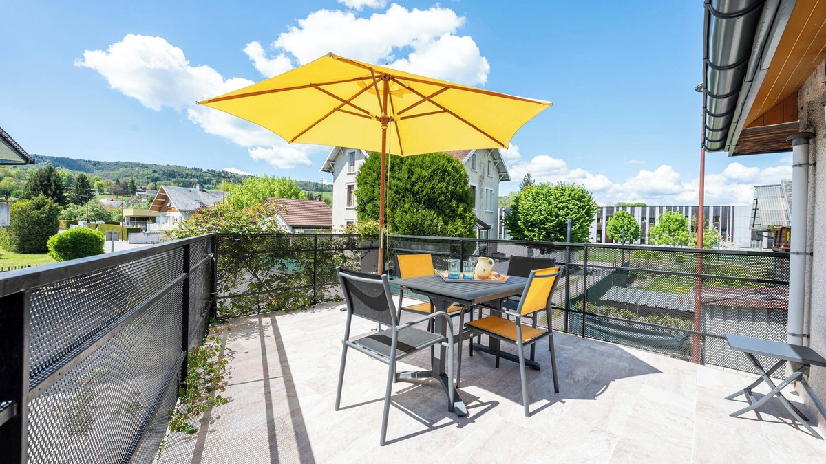 Albens House | Cottage 'Marie Andre' with Private Terrace and Wi-Fi