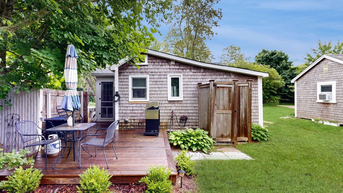 Eastham Cottage | Cottage near Cape Cod National Seashore with firepit, grill, kitchenette, & AC