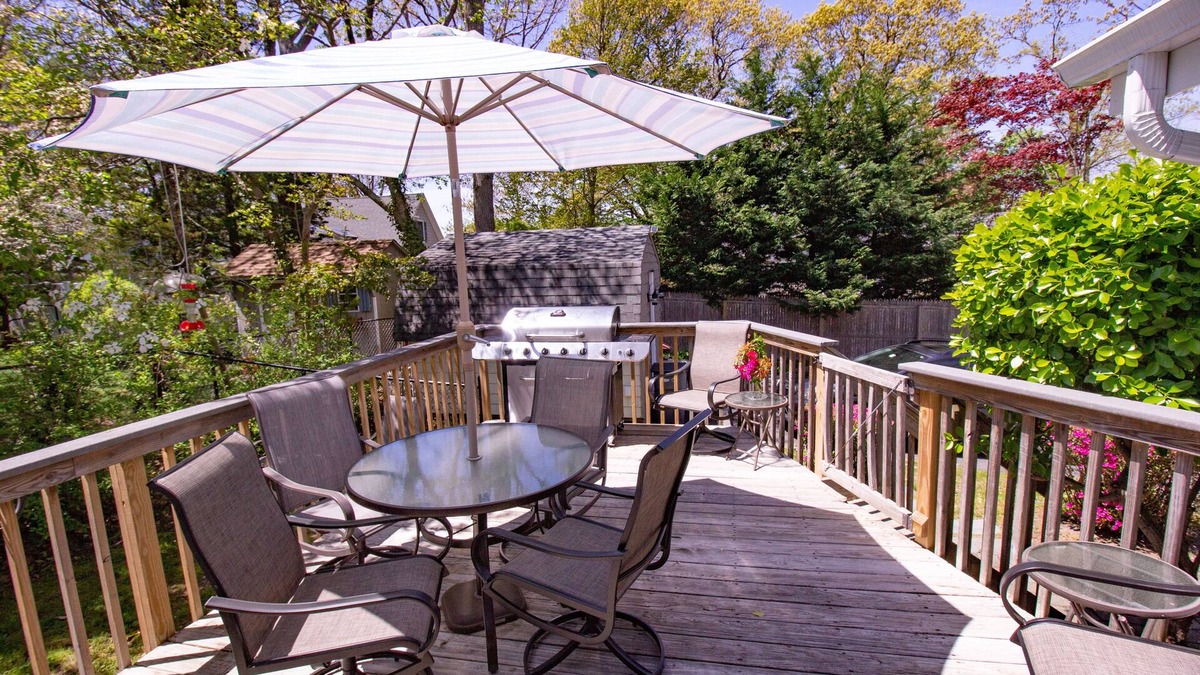 Miller Place House | Cottage Near Cedar Beach