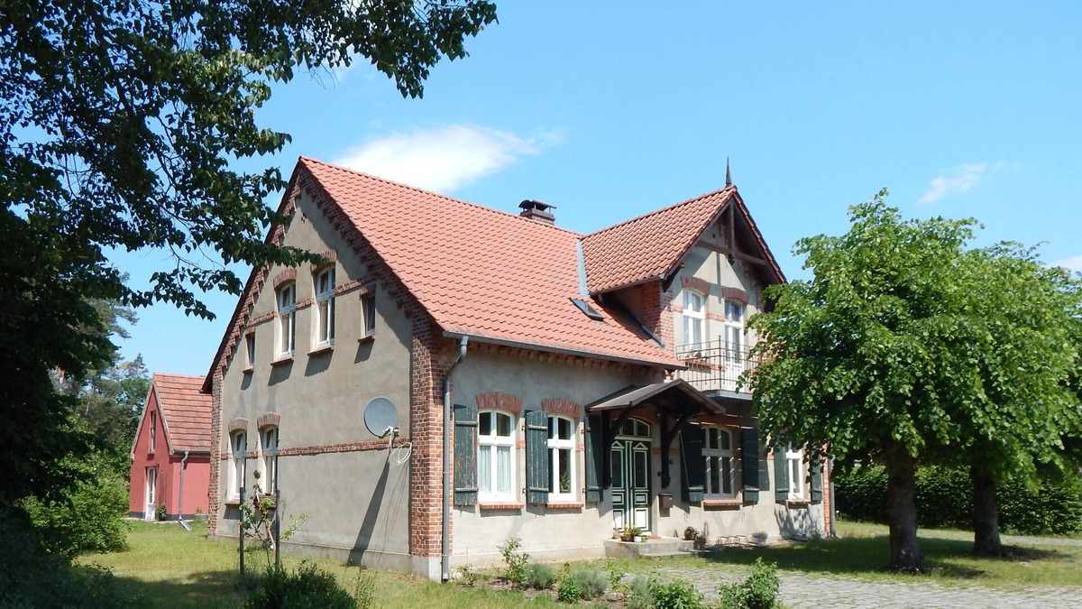 Alt Jabel House | Cottage near the forest with piano, sauna, wood stove