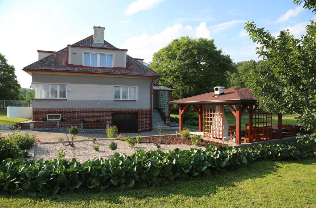 Kovac House | Cottage Near The Forest