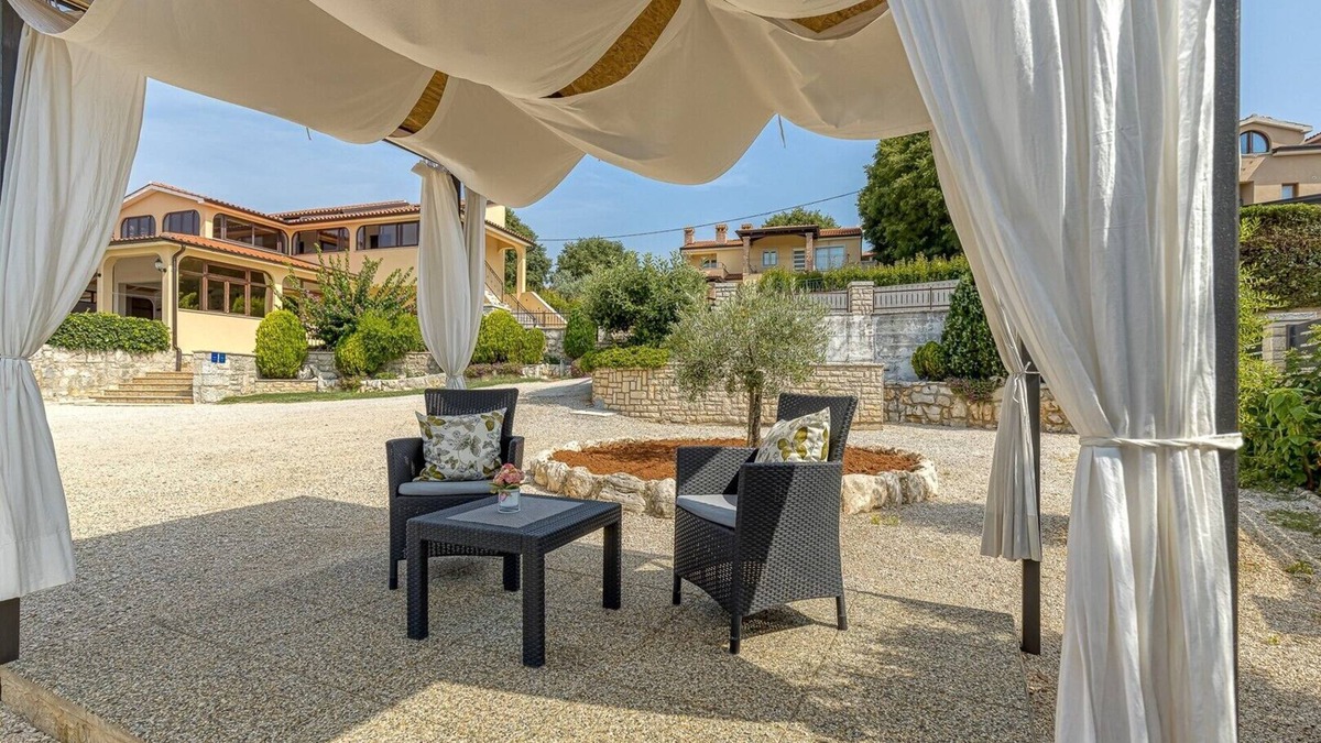Musalez Apartment | Cottage Nilda with Terrace