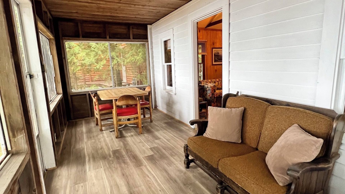 Herron Cottage | Cottage Number "1" is a Terrific 2-bedroom cottage on Hubbard Lake