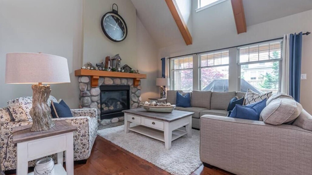Lindell Beach Cottage | Cottage oasis w/resort amenities & close to the lake!