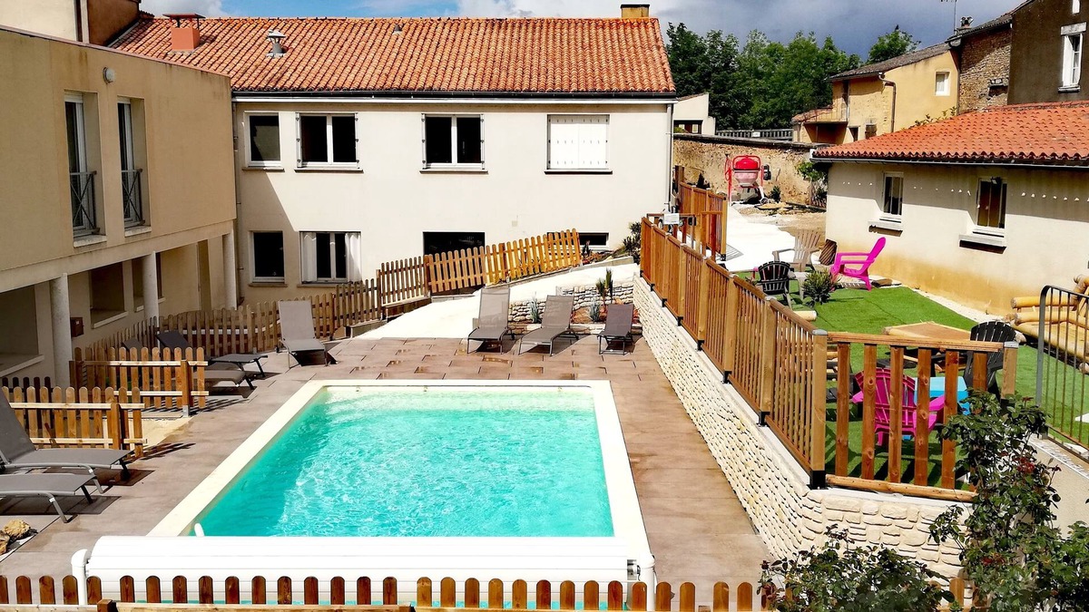 Saint-Loup-Lamaire Apartment | Cottage of 11 pers in Green Station