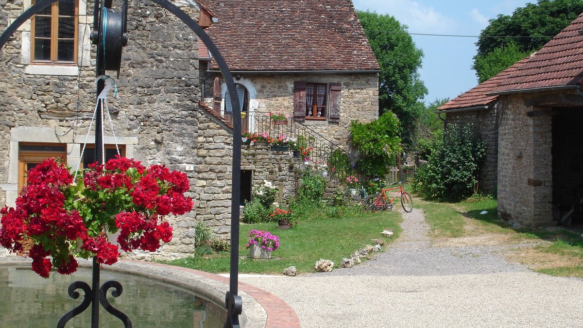Ecutigny House | Cottage of 130 m2 located 20 'from Beaune on the 1st floor of an old house