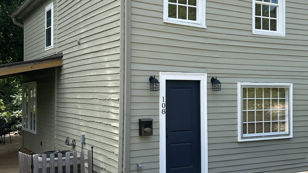 Falmouth House | Cottage on a Babbling Brook in Historic Falmouth Virginia