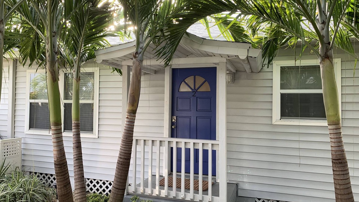 Treasure Island Cottage | Cottage on Beach Side of Gulf Blvd!