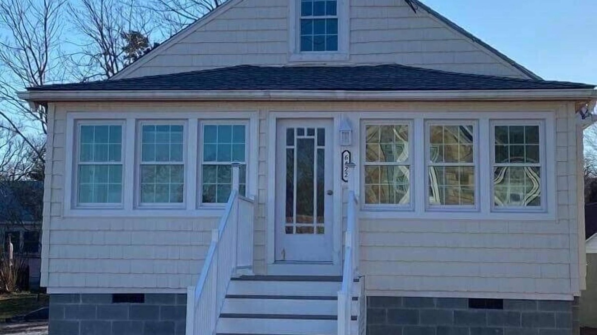 Chincoteague Cottage | Cottage On Famous Chincoteague Island-Famous Wild Ponies