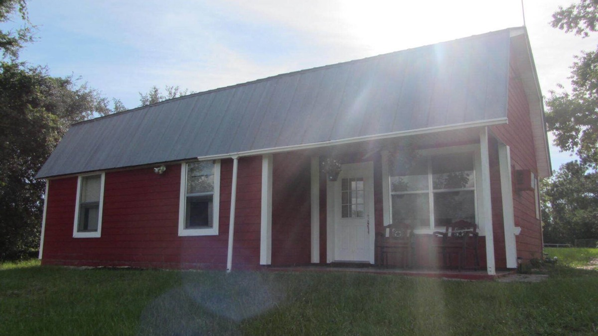 Trenton Cottage | Cottage on Family Farm - West of U.F./Gainesville/Newberry