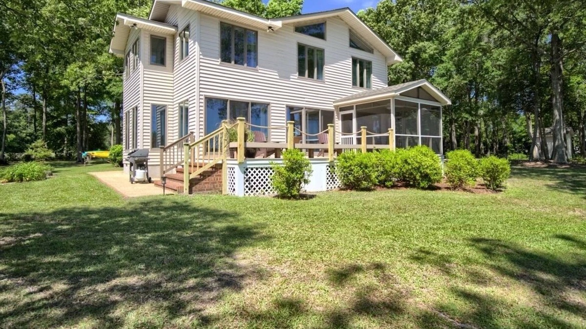 Moon House | Cottage on Hudgins Creek looks out Stutts Creek to the Chesapeake Bay