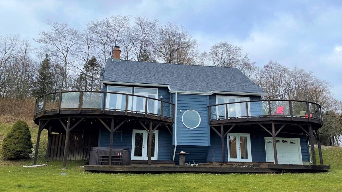 Clarington House | Cottage on Lake Ontario