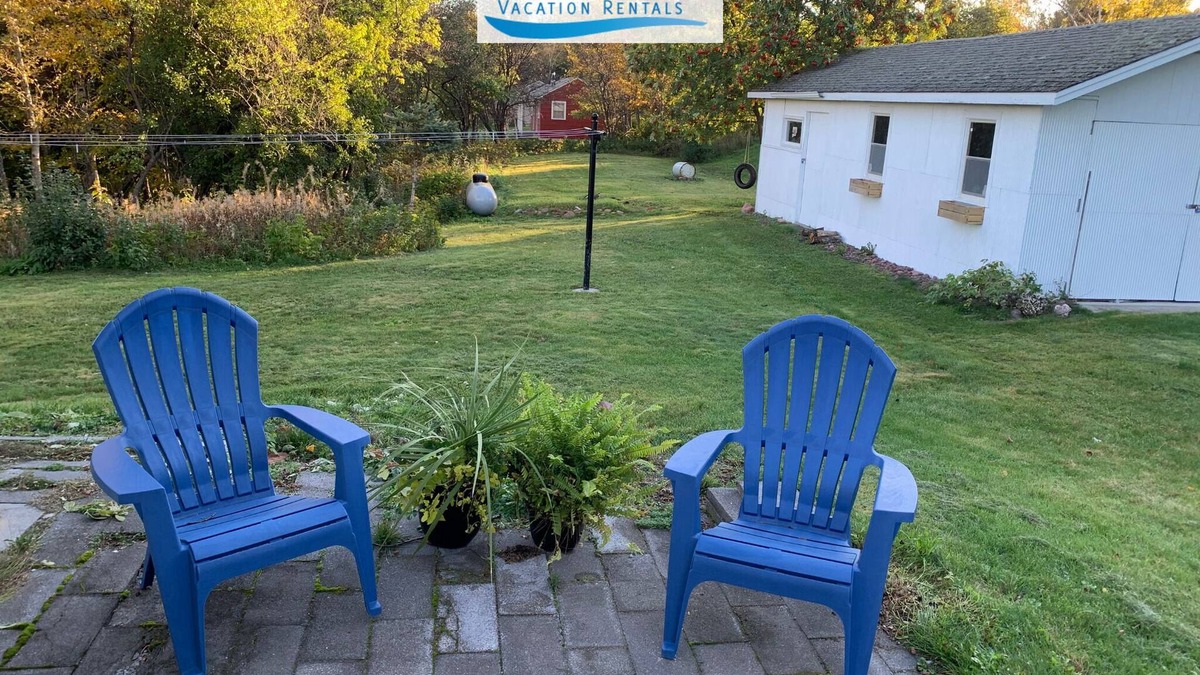 Eagle River Cottage | Cottage on Pine-A Scenic Fall Getaway in Eagle River