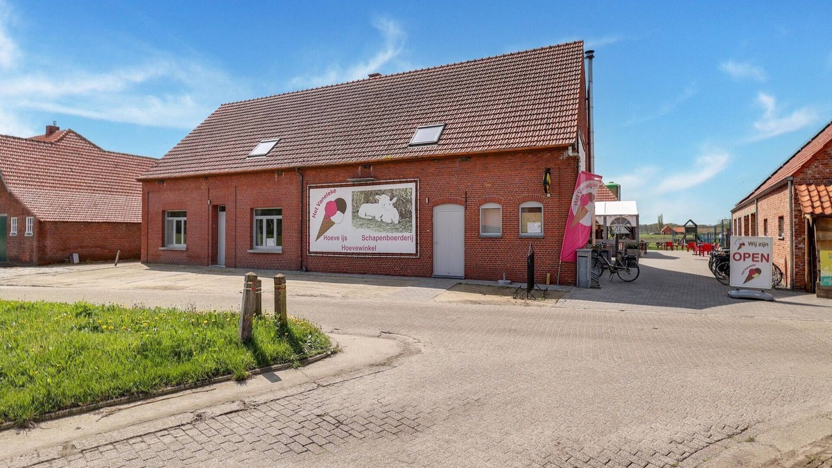 Merksplas House | Cottage on sheep farm with gelateria