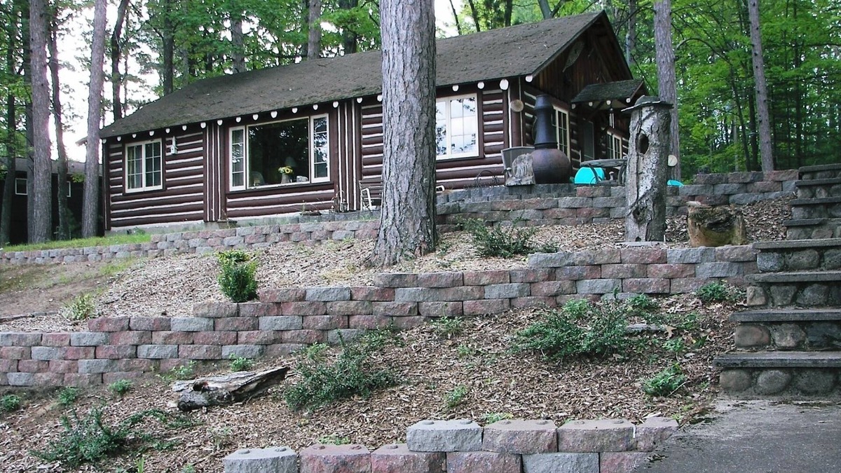 Mayfield Cottage | Cottage on Spider Lake, Private Lakefront in Peaceful Setting