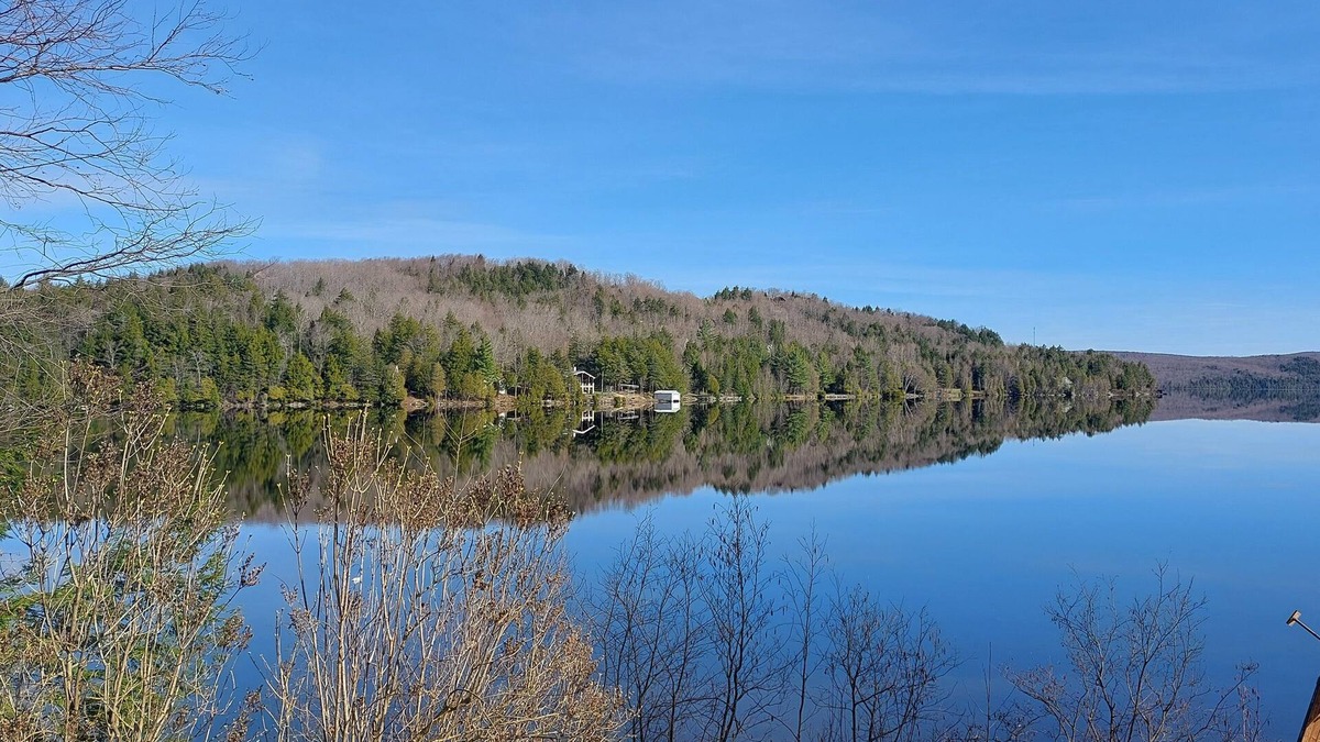 Eastman Ski Chalet | Cottage on Stukely Lake, Orford, Eastman, Qc, Canada