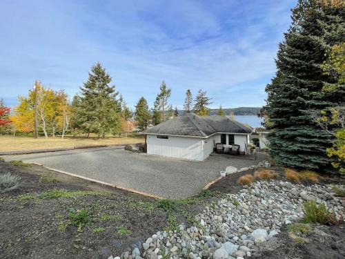 Sequim House | Cottage on the Bay- Hot Tub, Beach, Dock, Kayaks