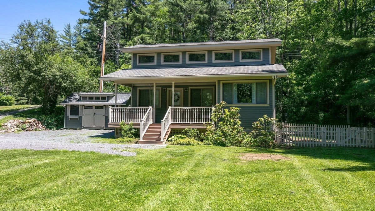 Sabinsville Cottage | Cottage on the Crick-Sits right on Pine Creek