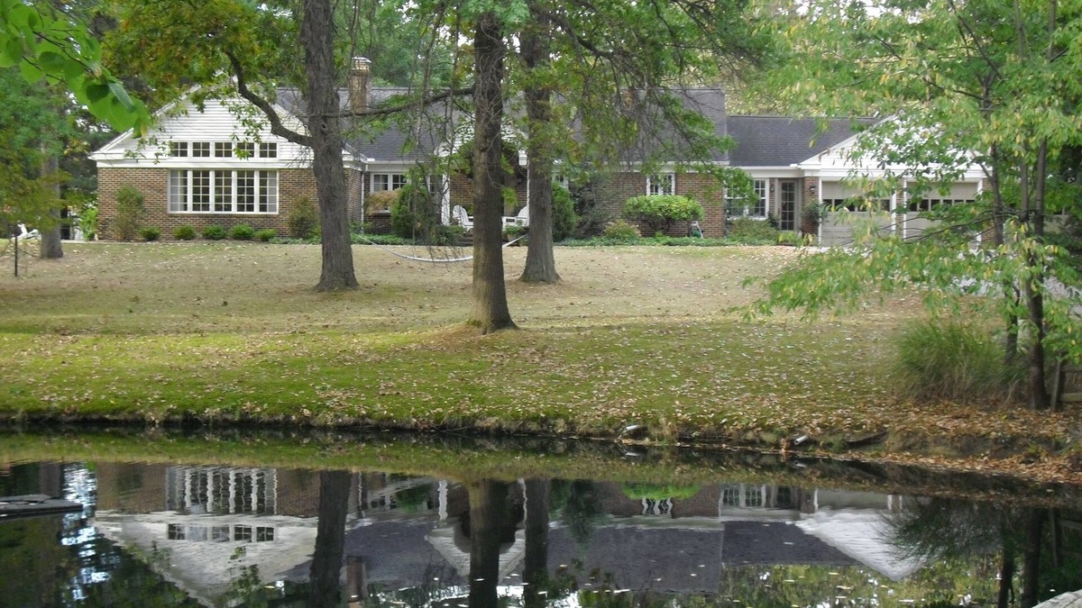 Medina House | Cottage on the Hill - Your Home Away From Home