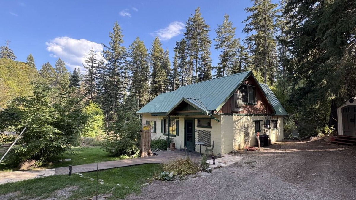 Sundance Cottage | Cottage On The Stream Sundance, Utah Hot tub Sunny kitchen Decks Wood stove Mountain Cabins Utah